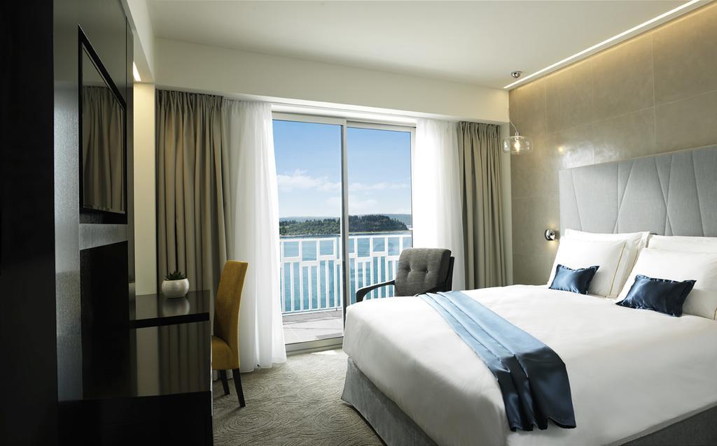 Double Room with Balcony and Sea View,1277807821:JPEG
